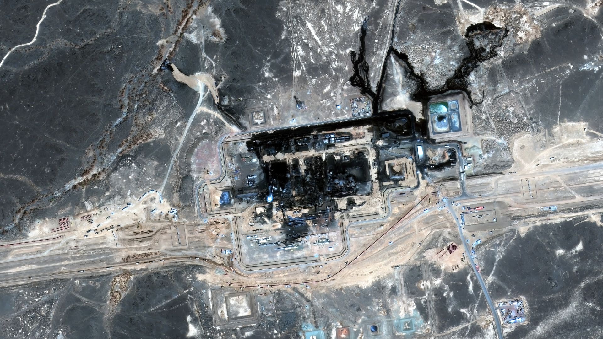 Oil&rsquo;s safety net is fraying as Saudi Arabia races to restart a key pipeline